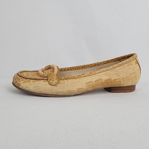 Stuart Weitzman Croc Cream Leather Tortoise Buckle Loafers Size 6.5 - Picture 1 of 9